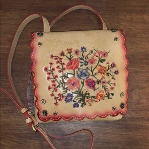 Patricia Nash Floral Embroidery Satchel🌺🌼🌸